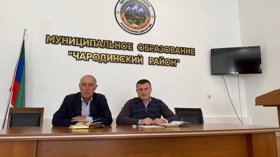 В четверг в зале заседаний администрации района, глава района Мухидин Магомедов провел очередное плановое совещание